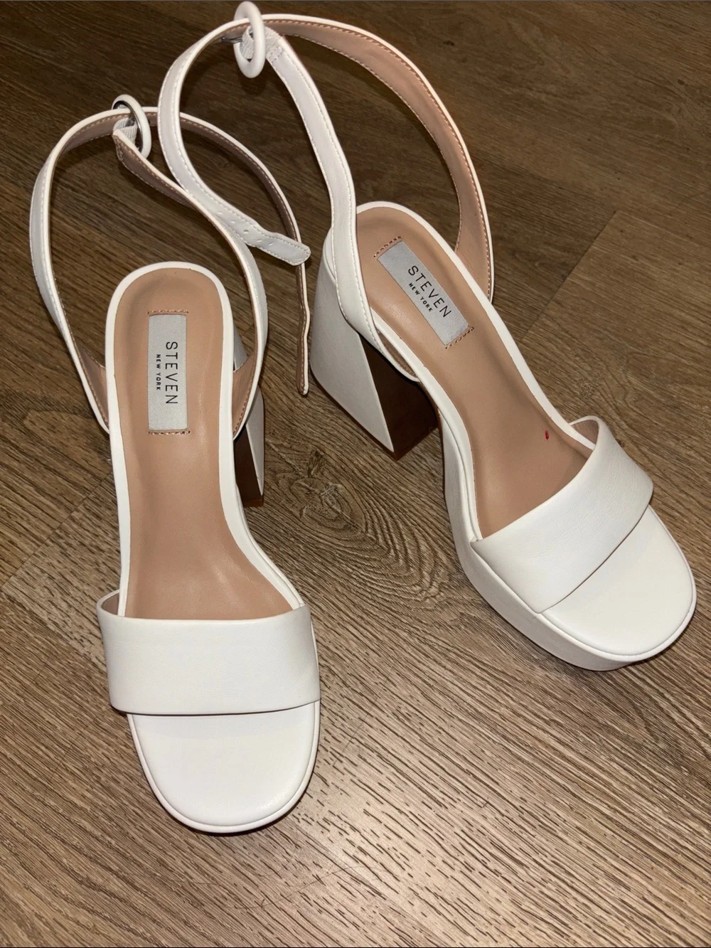 Steven New York Platform Block Heel Sandals Women’s size 8 paysin white